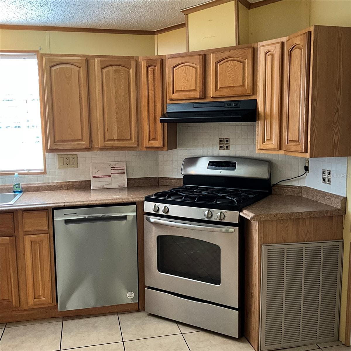 116 TRADERS COVE BOULEVARD — photo 26 of 60