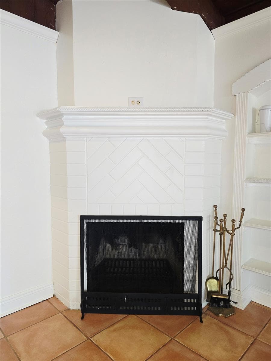 611 19TH AVENUE — photo 6 of 28