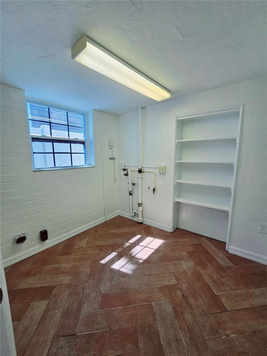 611 19TH AVENUE — photo 21 of 28