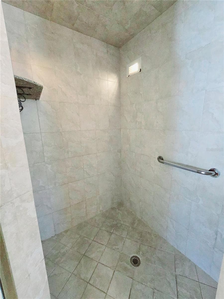611 19TH AVENUE — photo 19 of 28