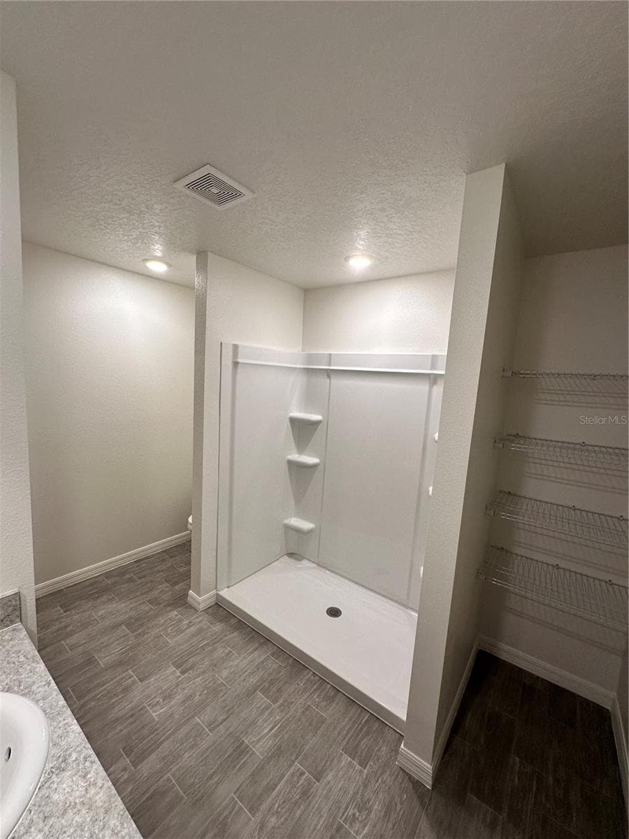 16 ROLLING SANDS DRIVE — photo 6 of 15