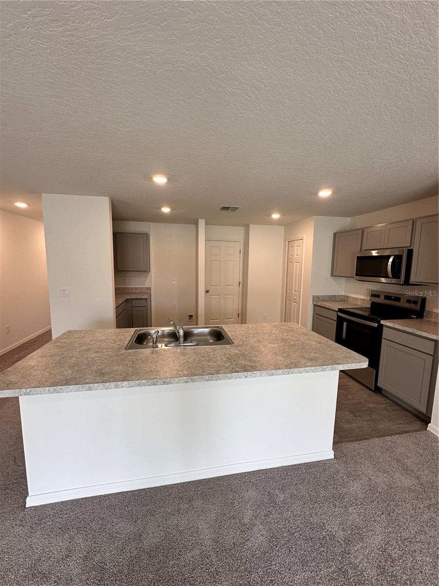 16 ROLLING SANDS DRIVE — photo 3 of 15
