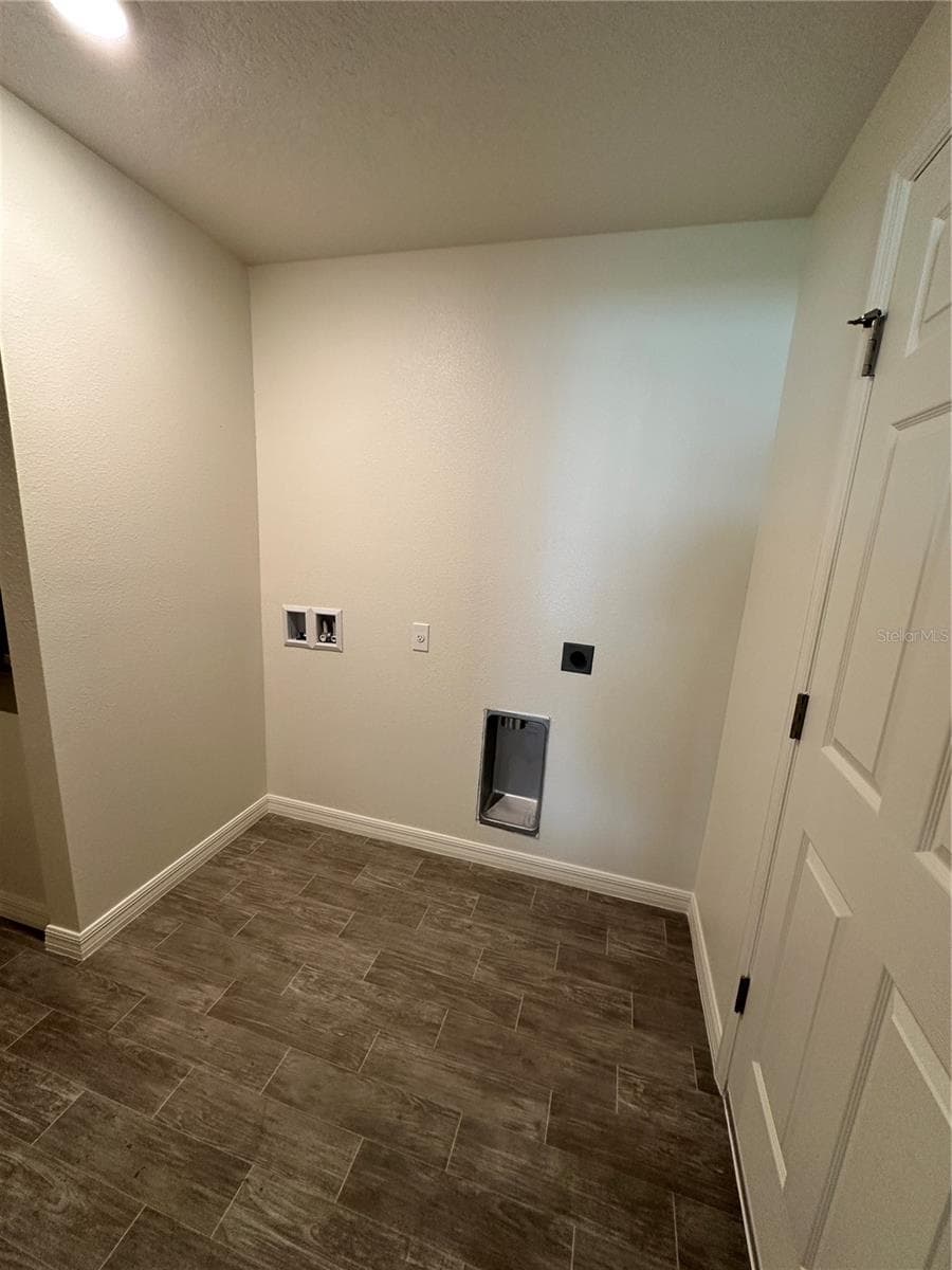 16 ROLLING SANDS DRIVE — photo 12 of 15