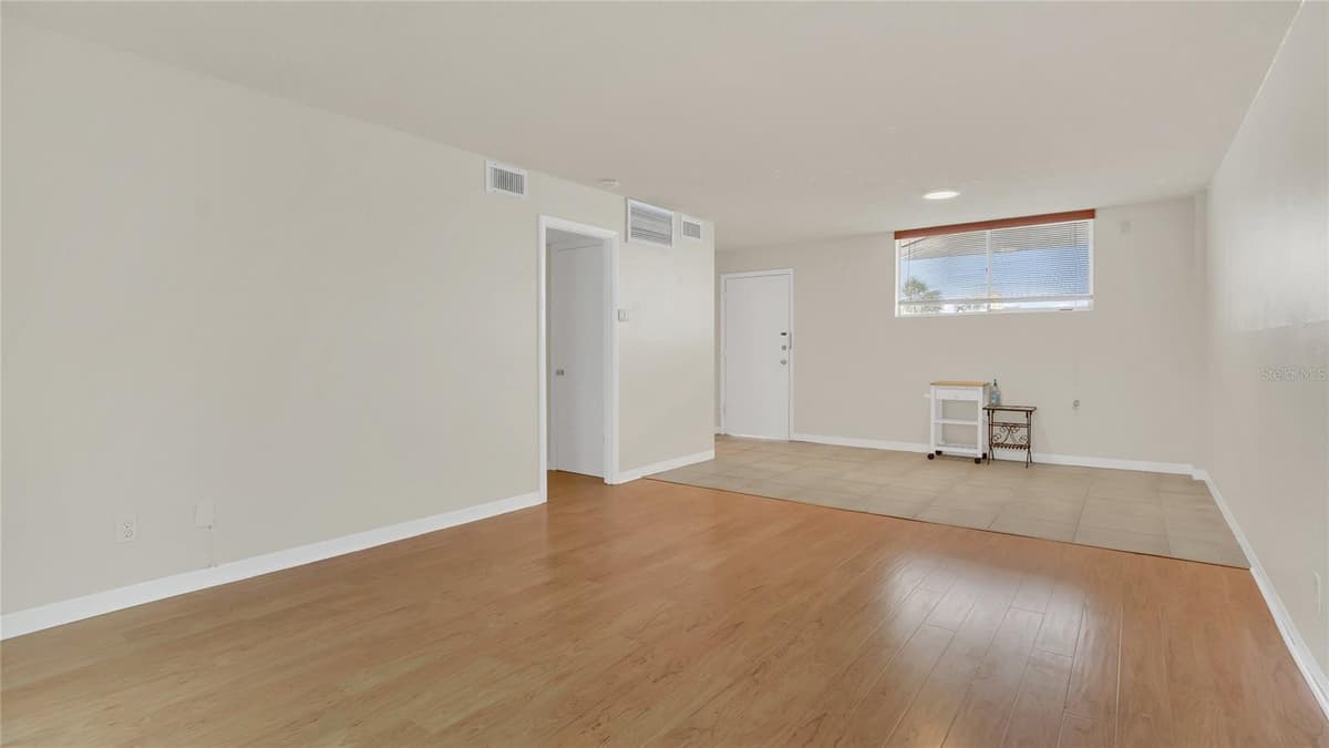 2727 ATLANTIC AVENUE — photo 8 of 25