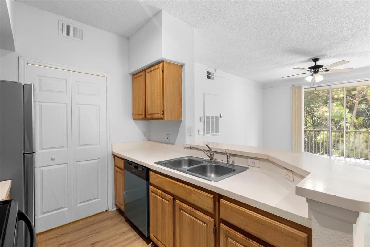 13037 MULBERRY PARK DRIVE — photo 6 of 45