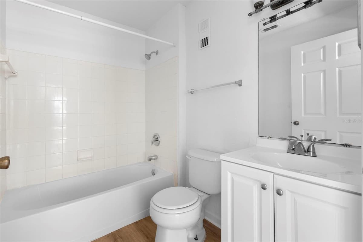 13037 MULBERRY PARK DRIVE — photo 10 of 45