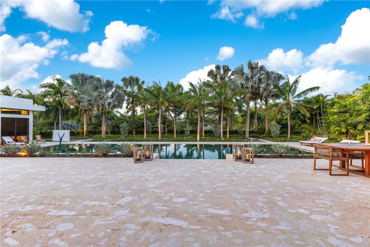 17 DORADO BEACH ESTATES — photo 38 of 52