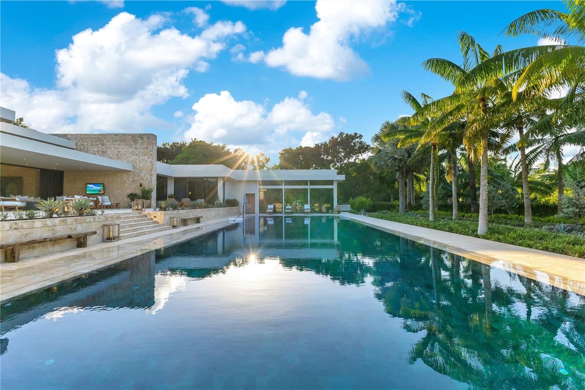 17 DORADO BEACH ESTATES — photo 40 of 52