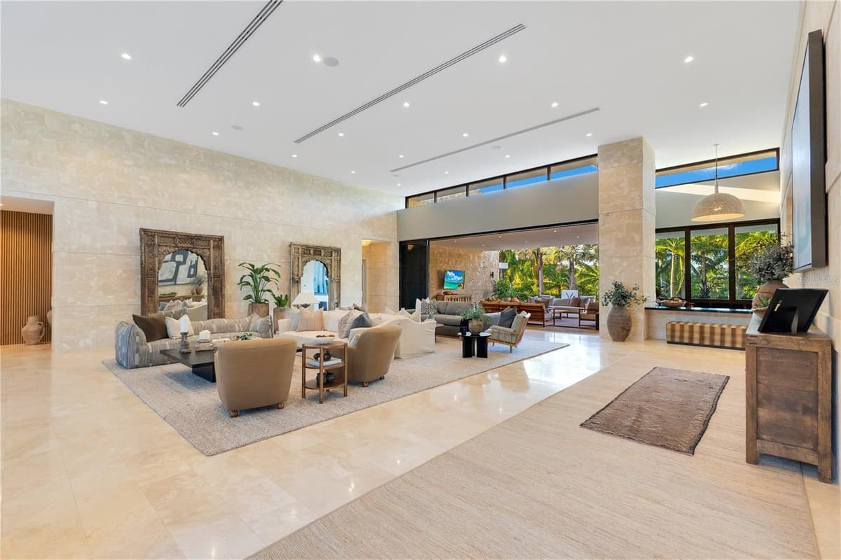 17 DORADO BEACH ESTATES — photo 4 of 52