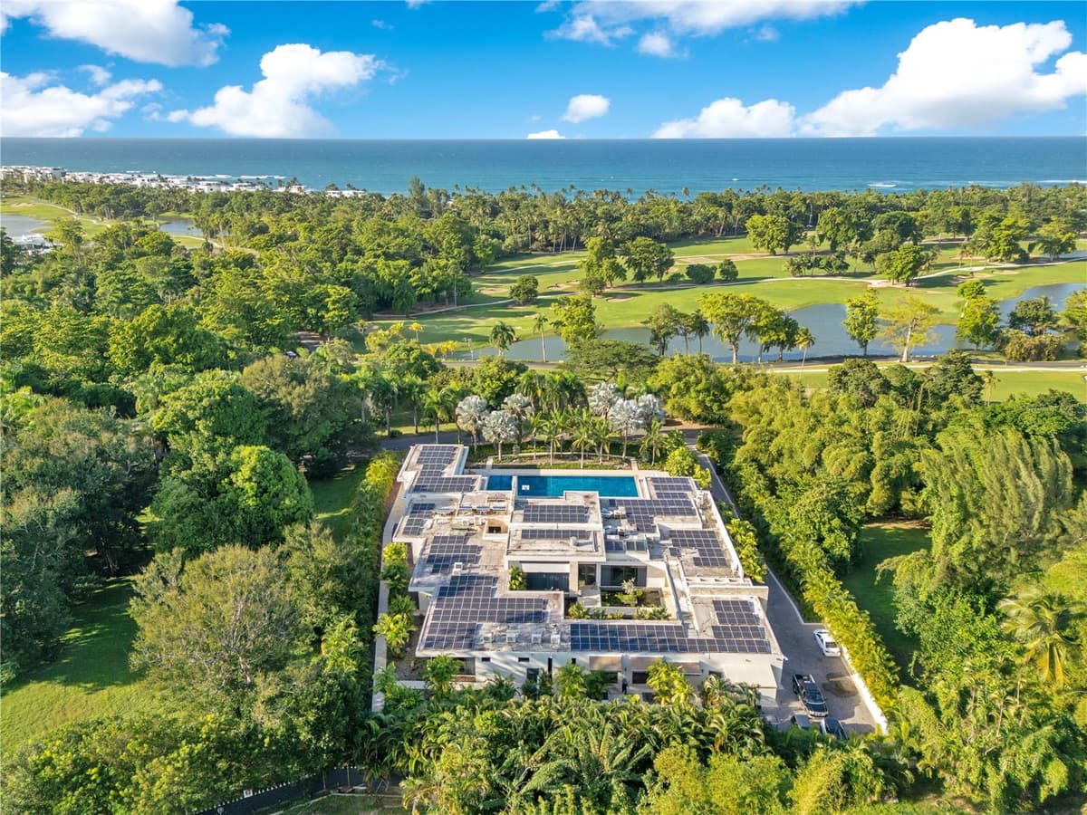 17 DORADO BEACH ESTATES — photo 50 of 52