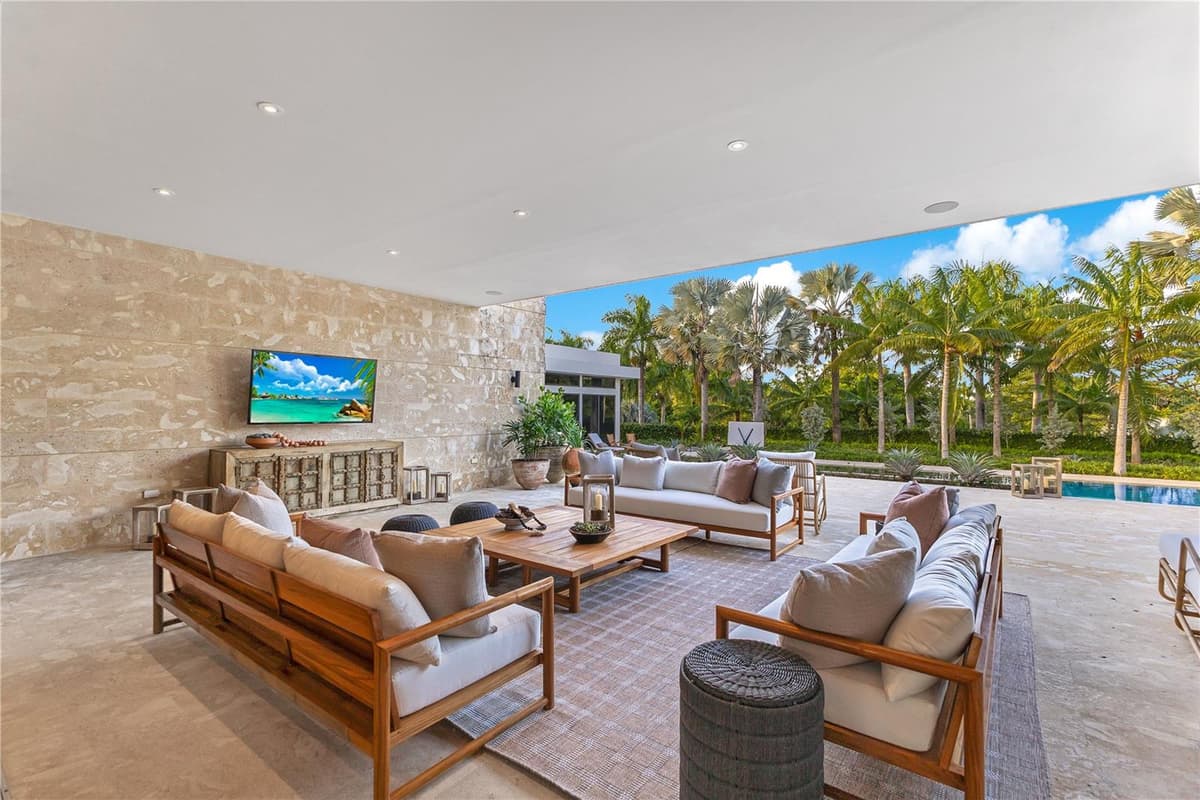 17 DORADO BEACH ESTATES — photo 36 of 52