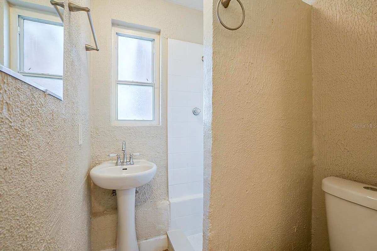 2011 10TH STREET — photo 22 of 26