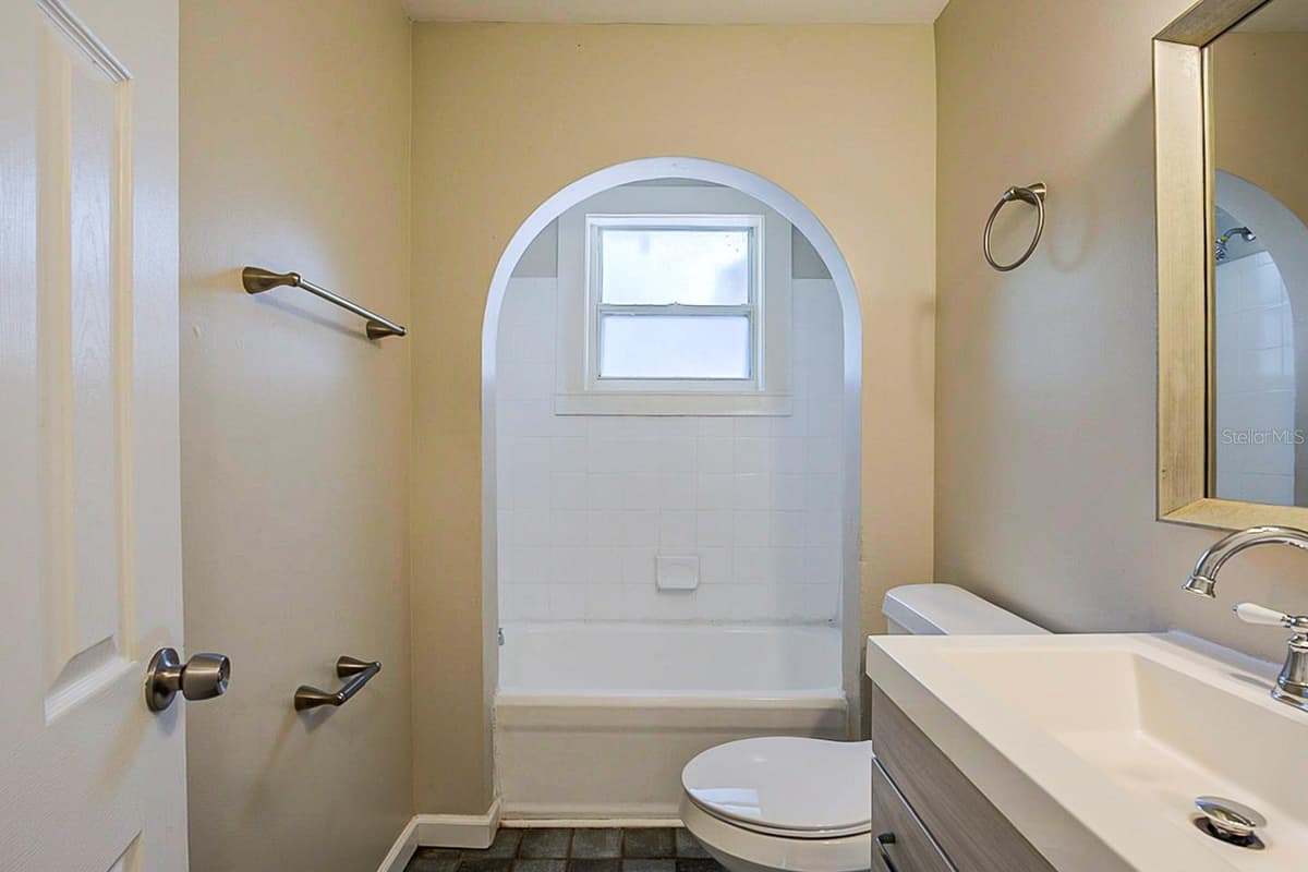 2011 10TH STREET — photo 15 of 26