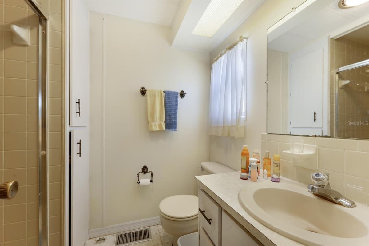 2100 KINGS HIGHWAY — photo 15 of 90