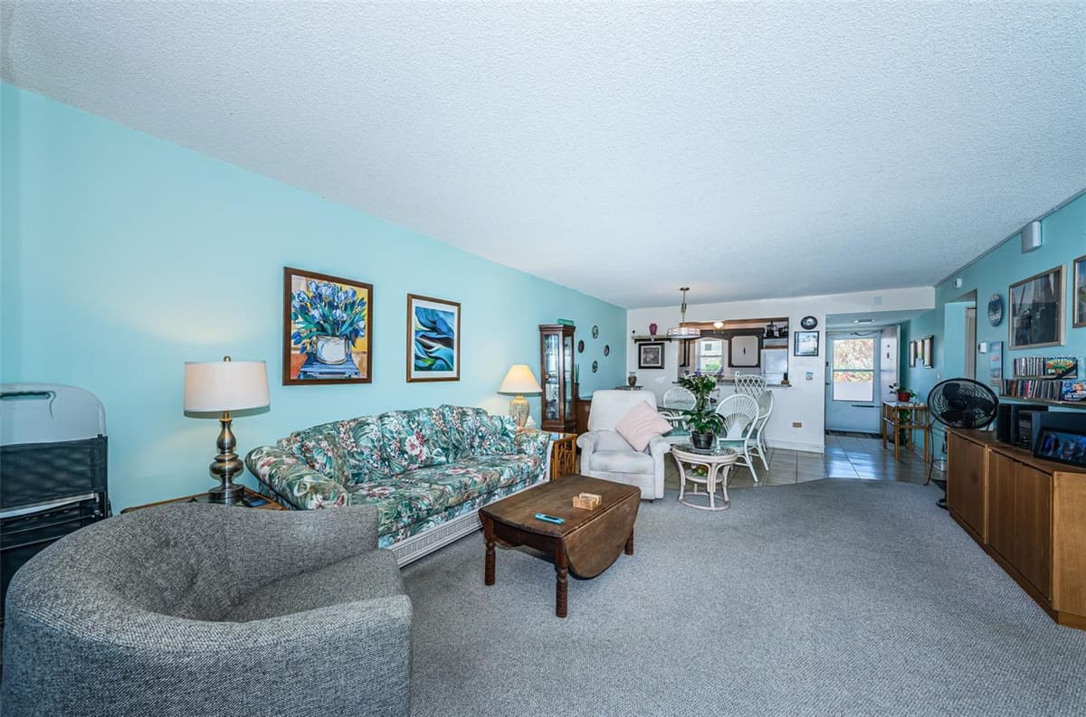 7405 BAY ISLAND DRIVE — photo 5 of 32