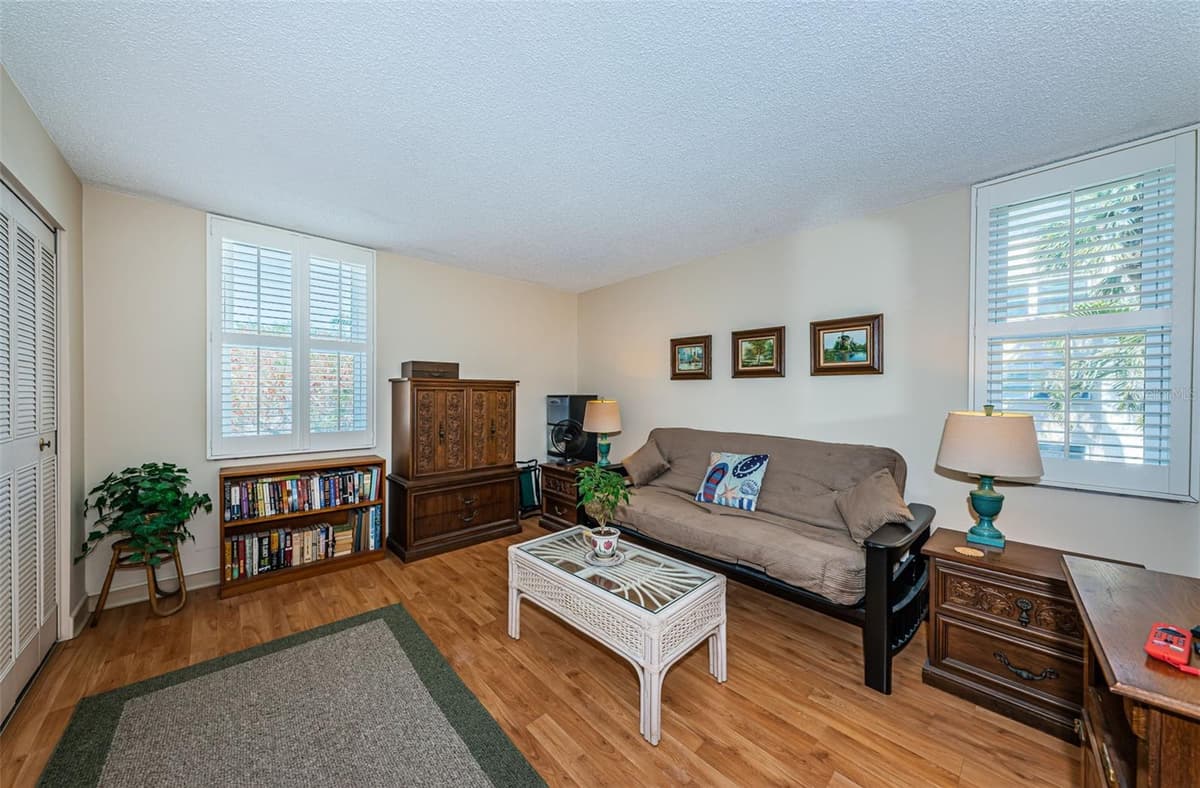 7405 BAY ISLAND DRIVE — photo 19 of 32