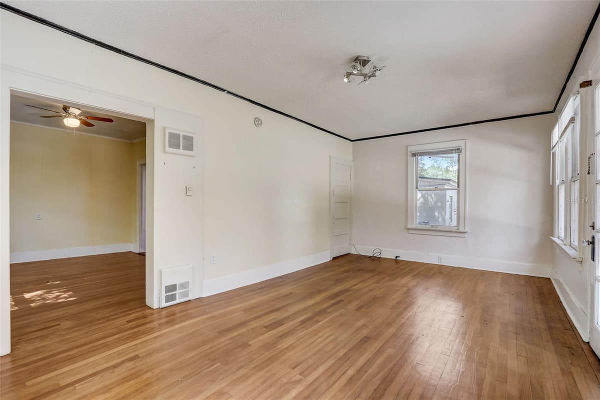 200 & 200 1/2 HIBISCUS COURT — photo 10 of 52