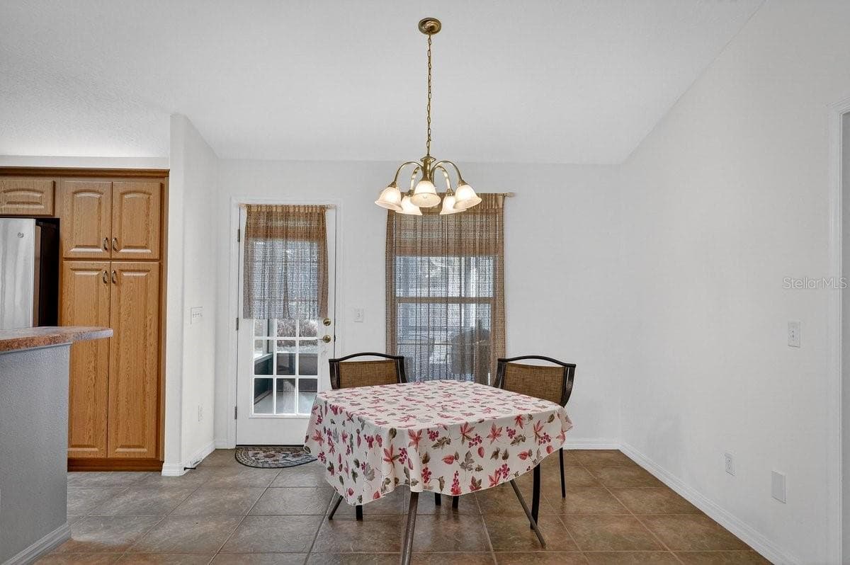 2576 SHILO GLYNN LANE — photo 11 of 60