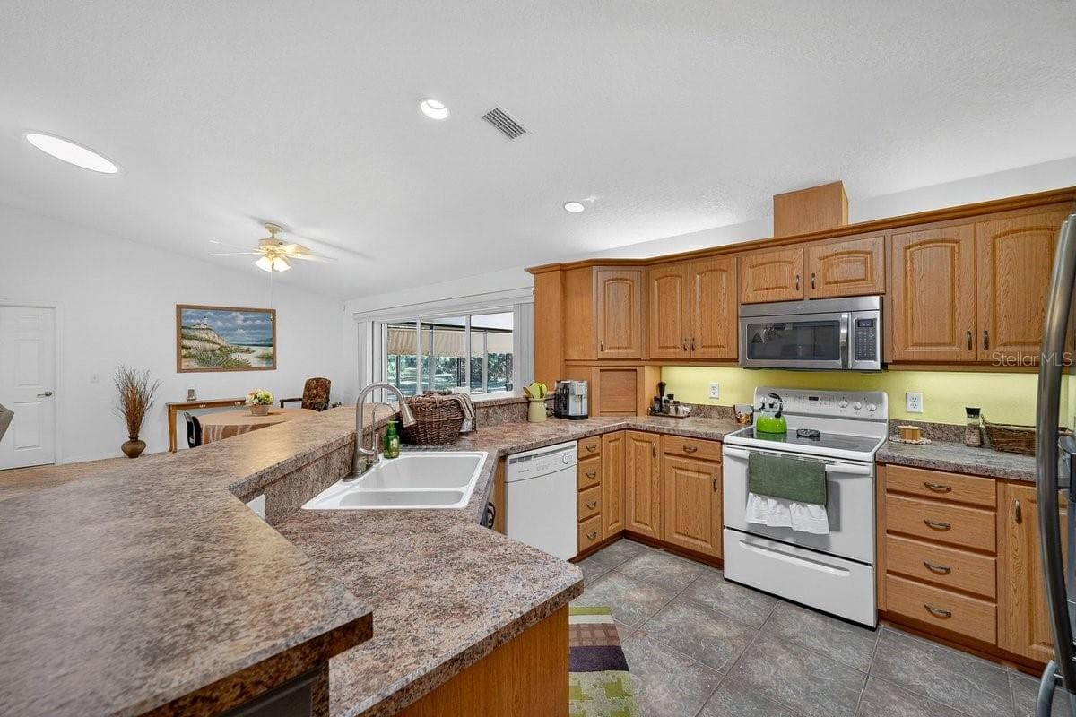 2576 SHILO GLYNN LANE — photo 18 of 60