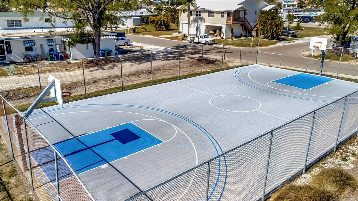 15 SEASIDE COURT — photo 43 of 44