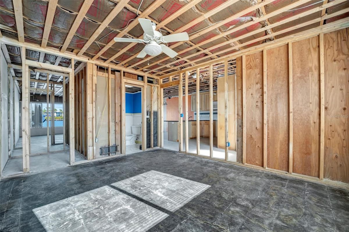 15 SEASIDE COURT — photo 29 of 44
