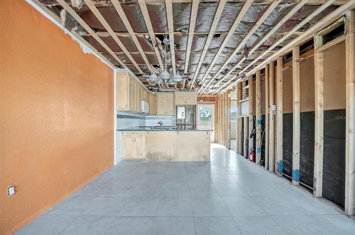 15 SEASIDE COURT — photo 21 of 44