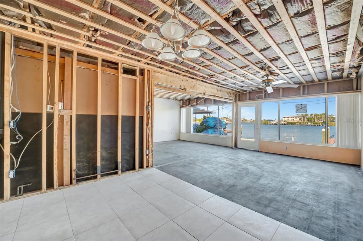 15 SEASIDE COURT — photo 20 of 44