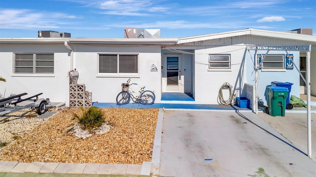 15 SEASIDE COURT — photo 2 of 44