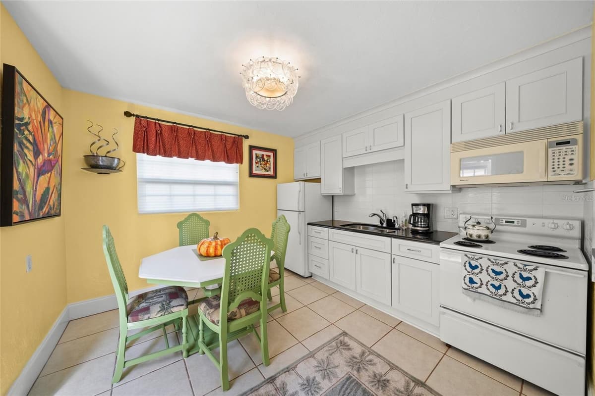 471 BAYSHORE ROAD — photo 43 of 95