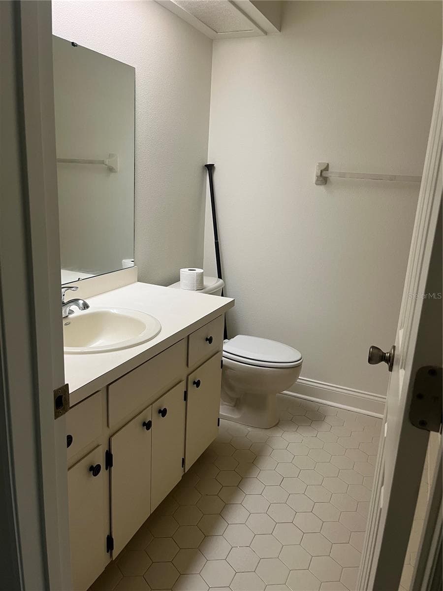 683 BROADMOOR CIRCLE — photo 19 of 46