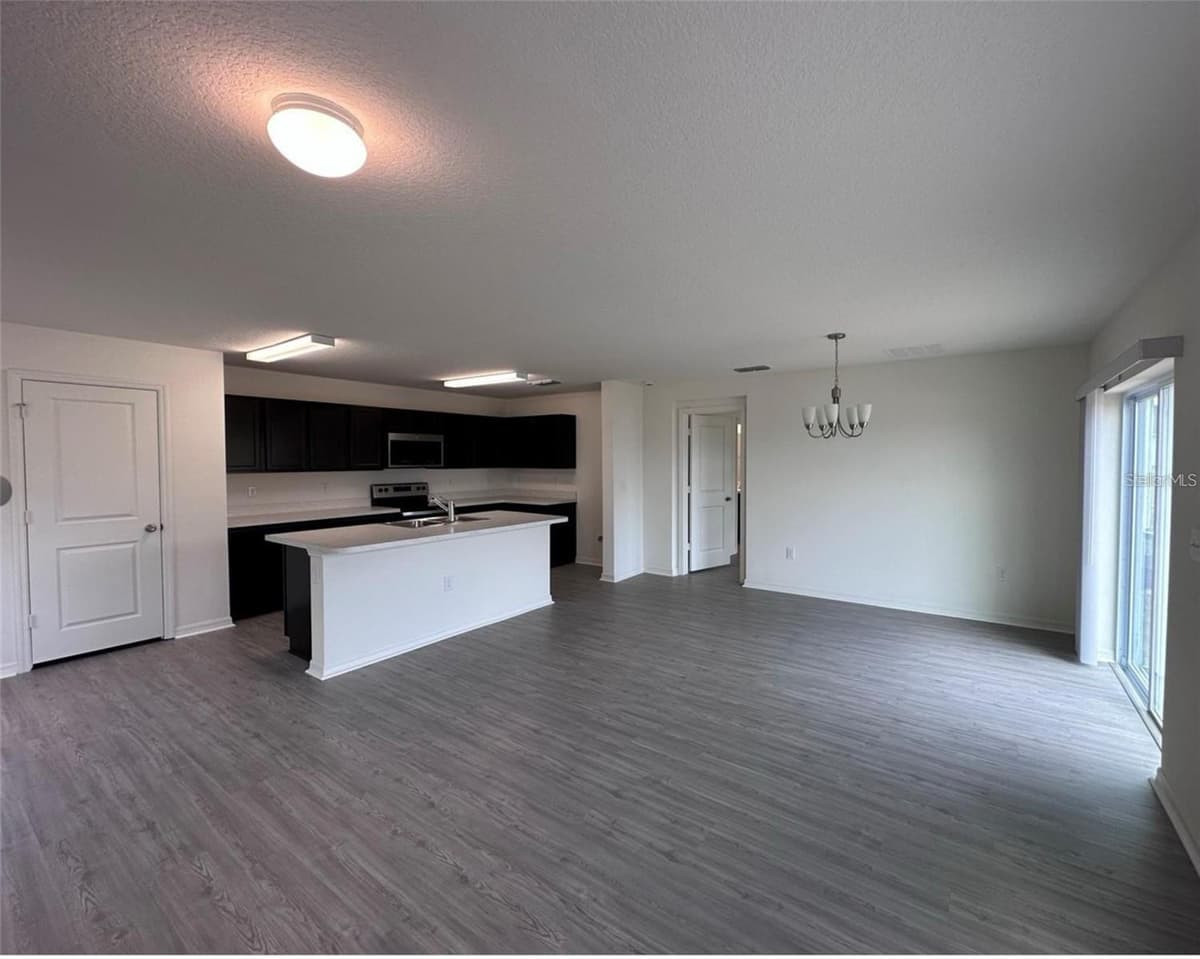 9081 OSCRAFT DRIVE — photo 2 of 6