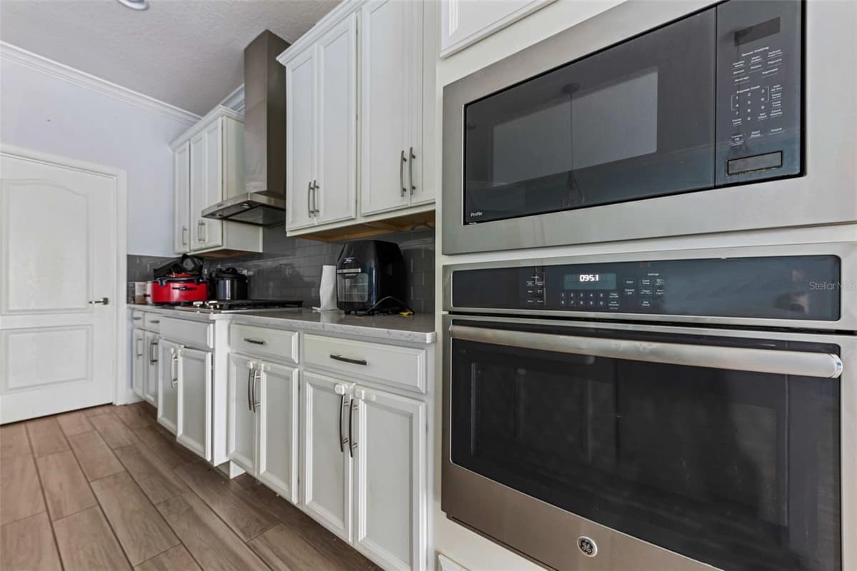 281 ANCONA AVENUE — photo 15 of 65