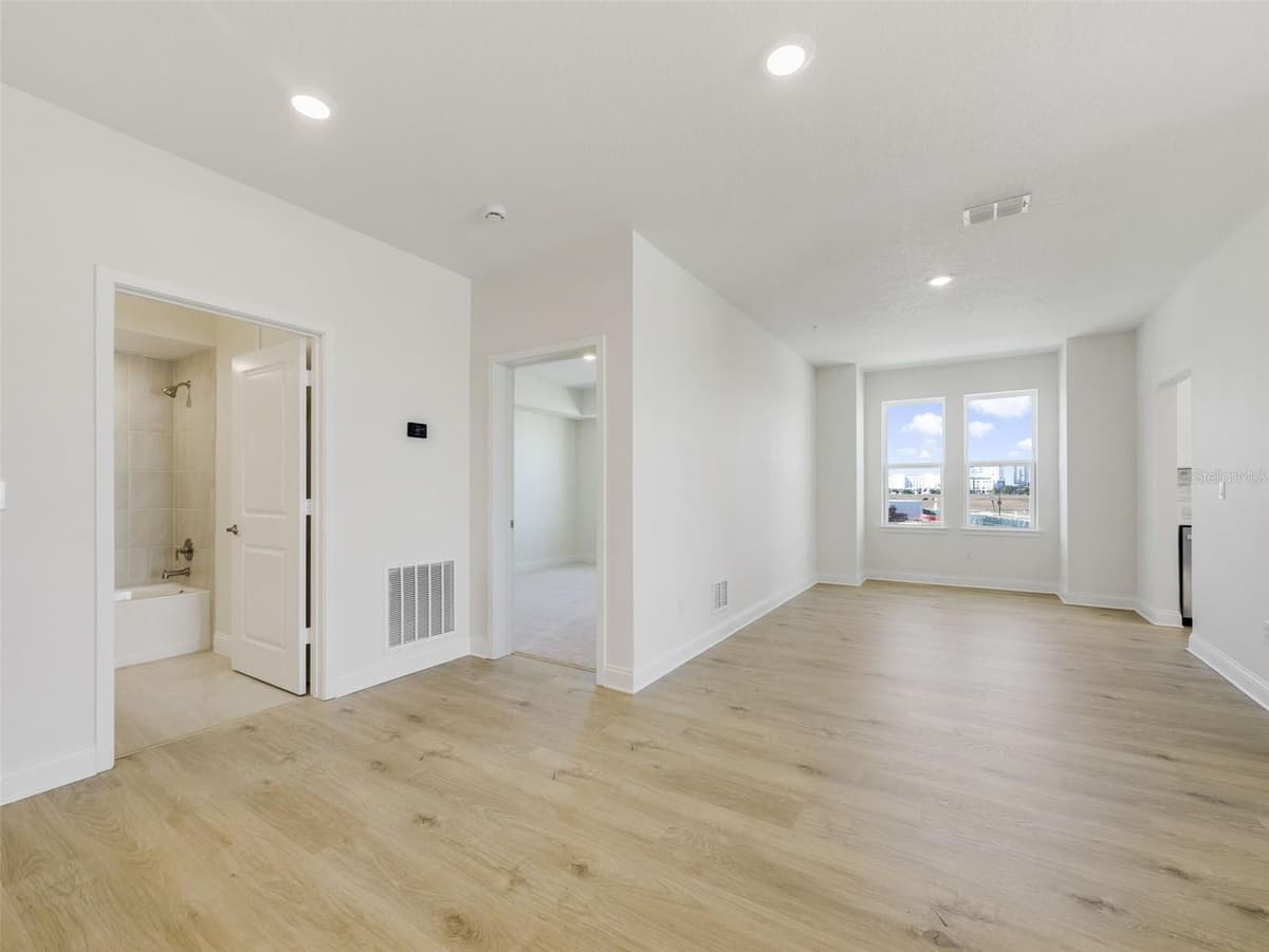 7545 LAUREATE BOULEVARD — photo 8 of 28