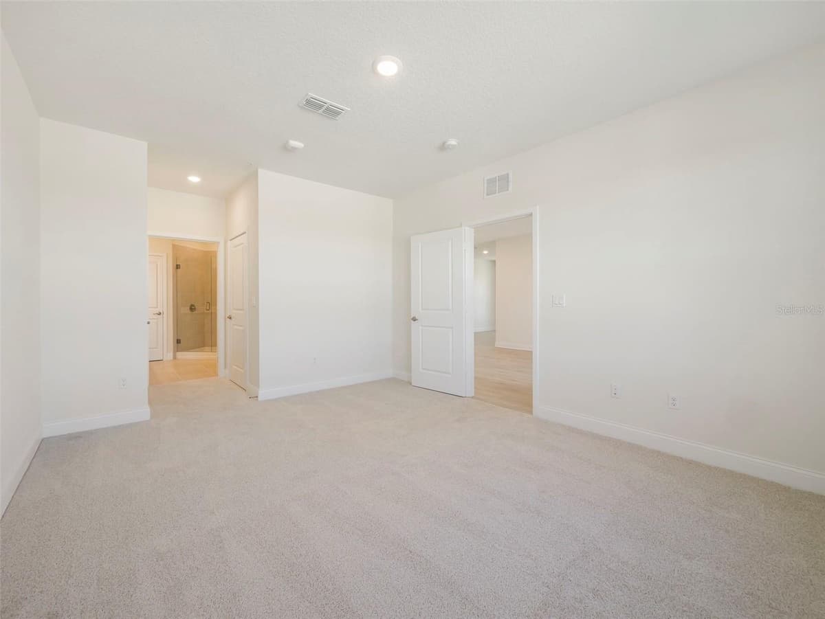 7545 LAUREATE BOULEVARD — photo 14 of 28