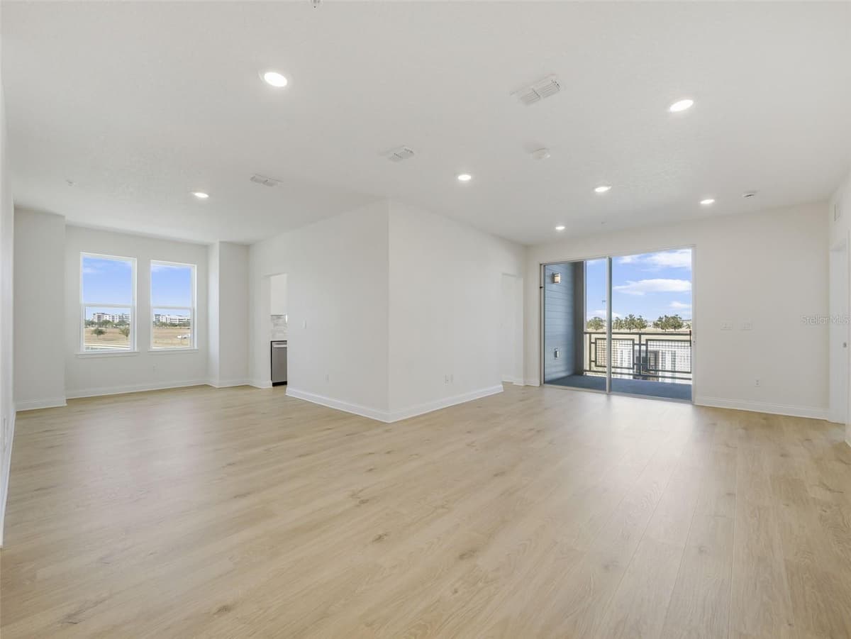 7545 LAUREATE BOULEVARD — photo 7 of 28