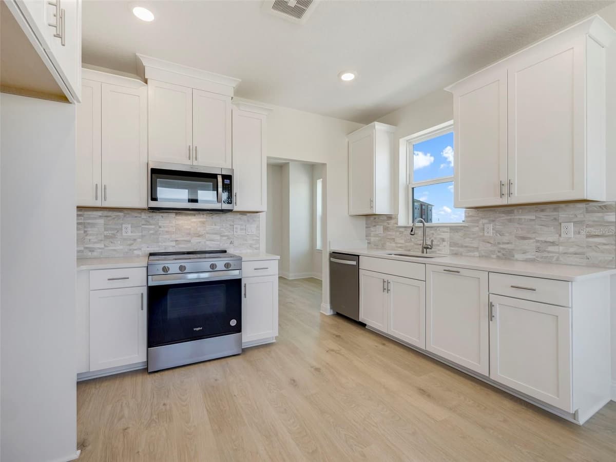 7545 LAUREATE BOULEVARD — photo 2 of 28