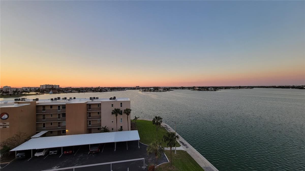 7700 SUN ISLAND DRIVE — photo 16 of 100