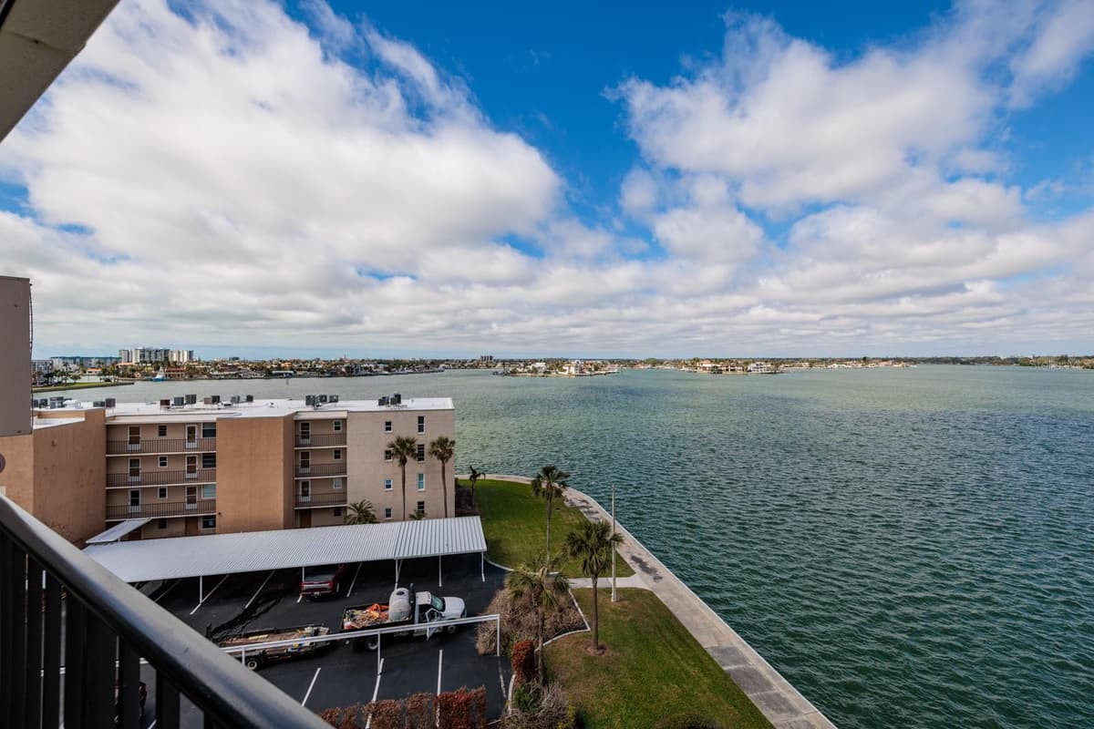 7700 SUN ISLAND DRIVE — photo 18 of 100