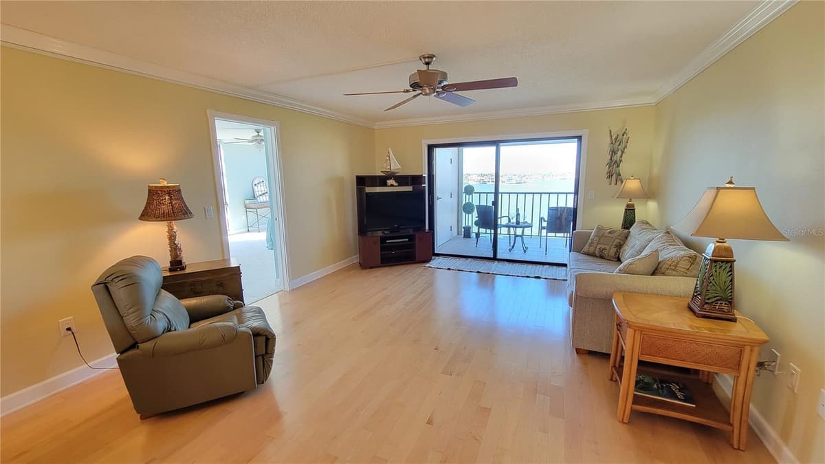 7700 SUN ISLAND DRIVE — photo 40 of 100