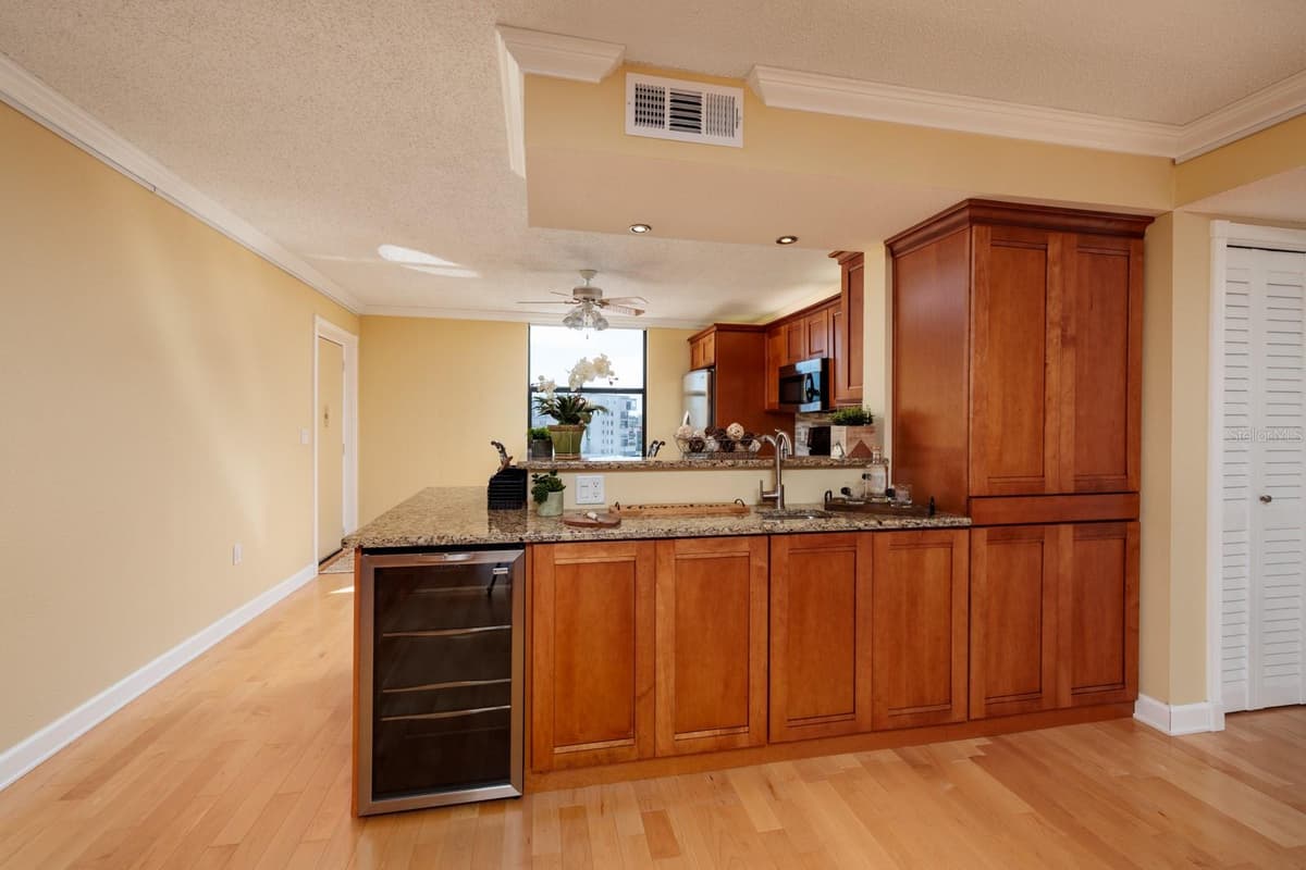 7700 SUN ISLAND DRIVE — photo 34 of 100