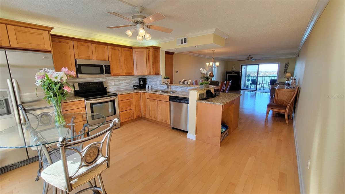 7700 SUN ISLAND DRIVE — photo 24 of 100