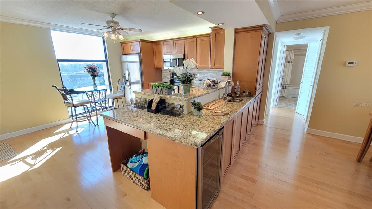7700 SUN ISLAND DRIVE — photo 31 of 100
