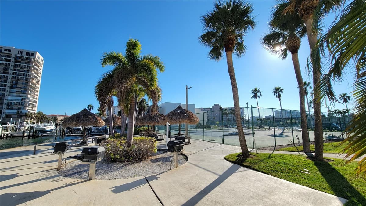 7700 SUN ISLAND DRIVE — photo 76 of 100
