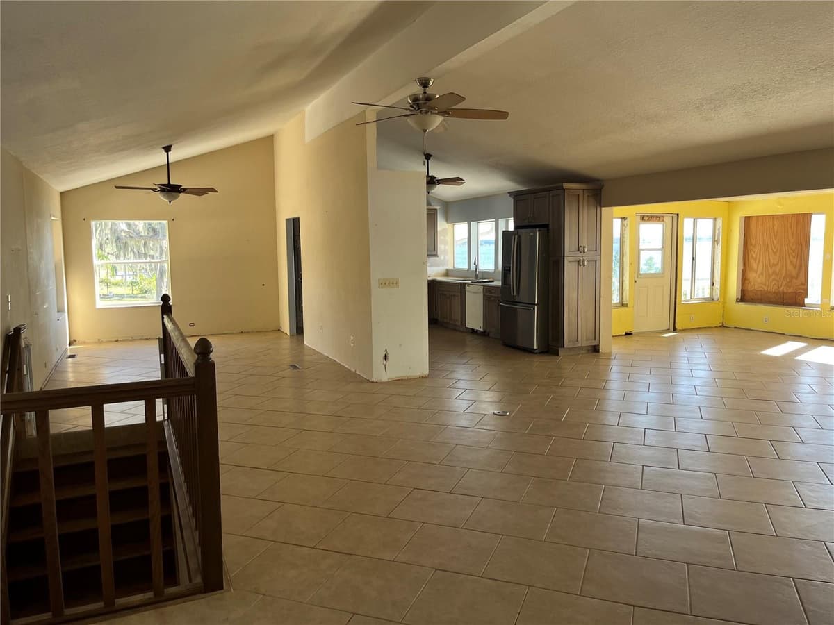 330 CALLITRIS AVENUE — photo 9 of 31