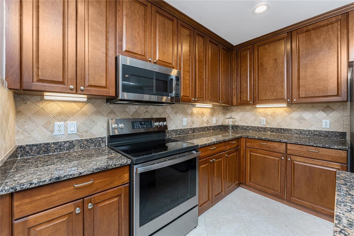 87 VIVANTE BLVD — photo 22 of 73