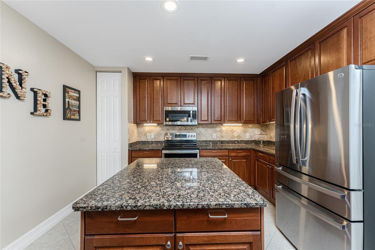 87 VIVANTE BLVD — photo 20 of 73
