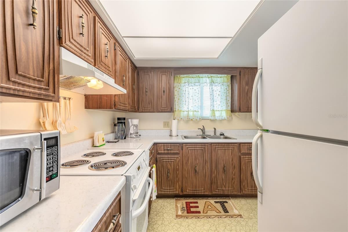 3510 OCEAN SHORE BOULEVARD — photo 10 of 31