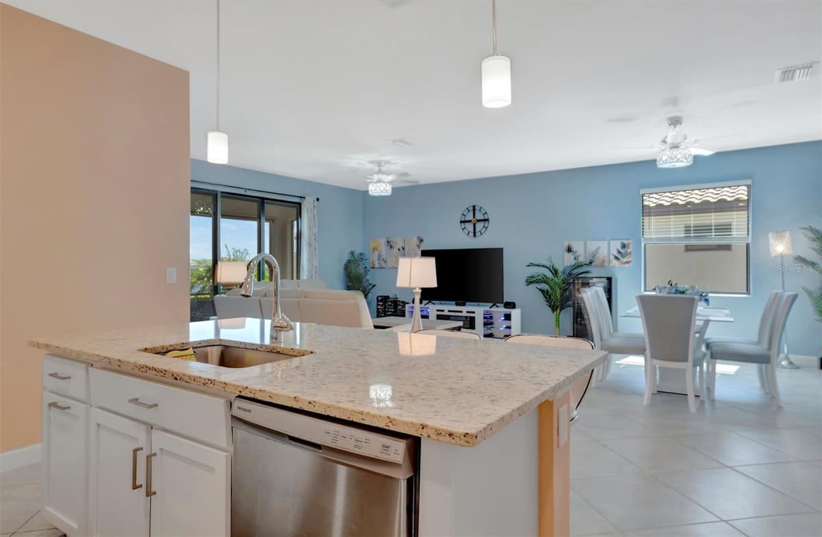 5317 CORAL REEF WAY — photo 14 of 74