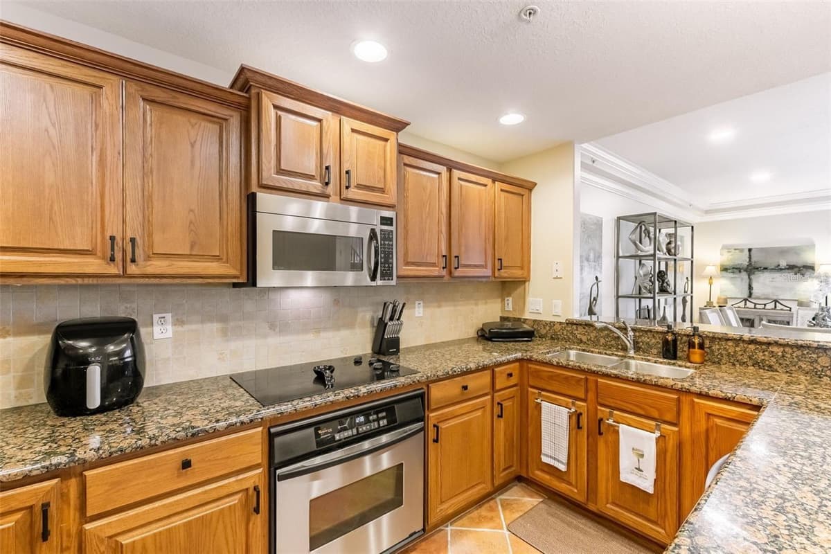 50 PALM HARBOR PARKWAY — photo 10 of 34