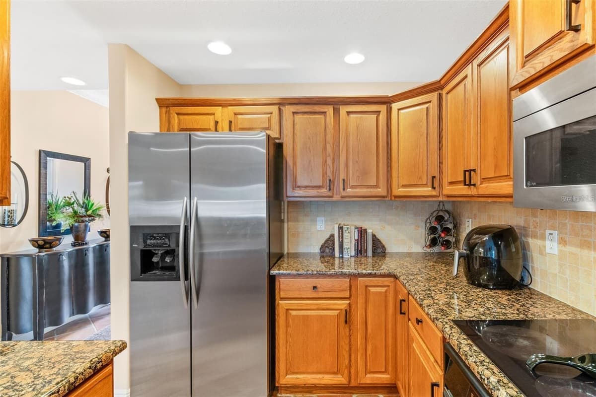 50 PALM HARBOR PARKWAY — photo 9 of 34